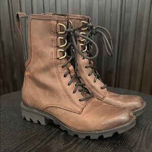 Sorel Women’s Phoenix Leather Boot